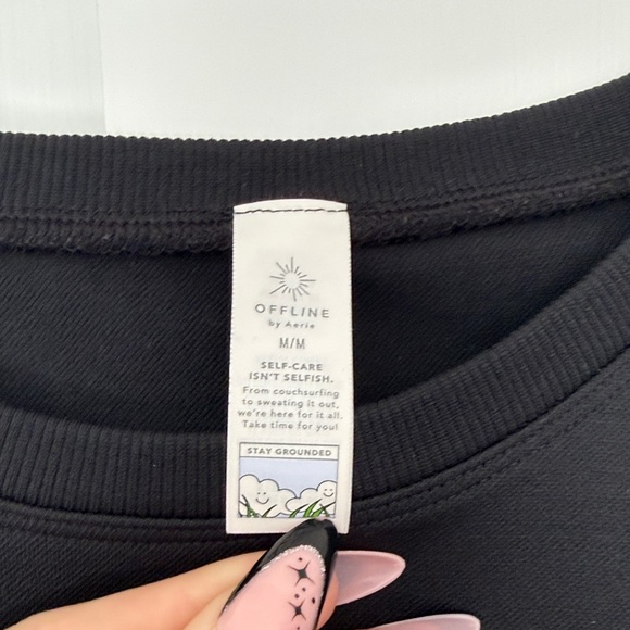 Offline by Aerie Black Long Sleeve Crop Top - Picture 2 of 3